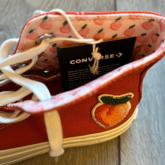 Converse size 5.5 peach, platformed, high tops - Picture 3 of 7